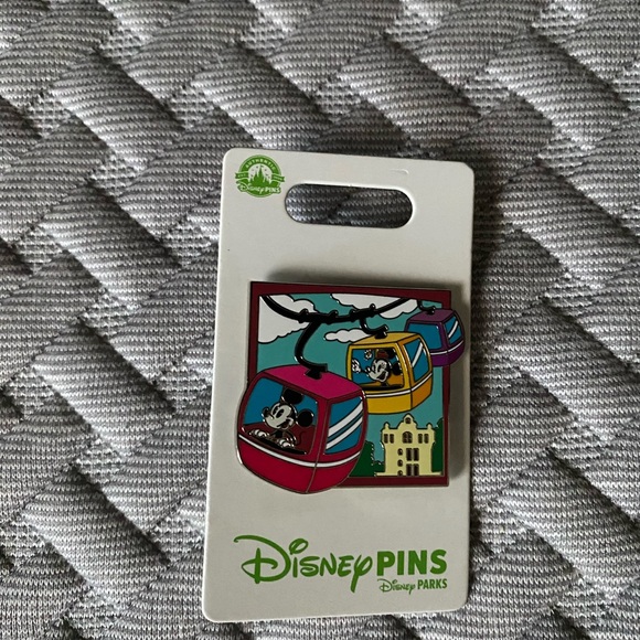2024 Disney Parks Skyliner Mickey & Minnie Mouse OE Pin BNWT - Picture 1 of 1